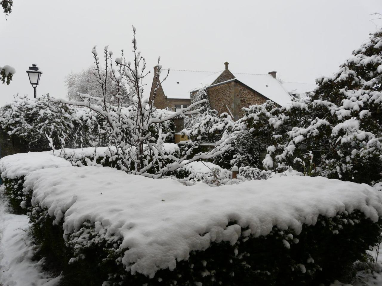 Le Clos Des Anges Dingé Buitenkant foto